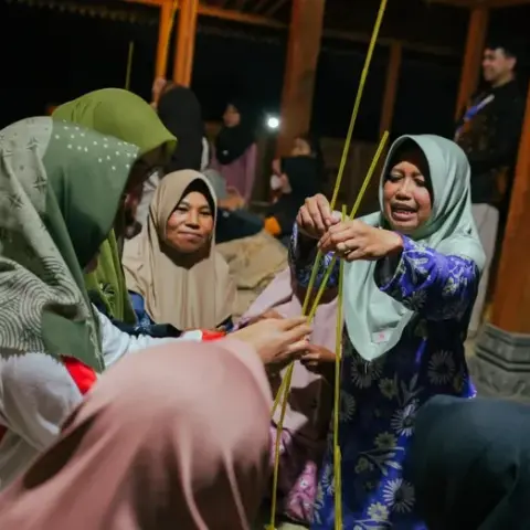 Bekali Warga dengan Keterampilan Mengelola Emosi, KKN-PPM UMBY Gelar Psikoedukasi di Krasak